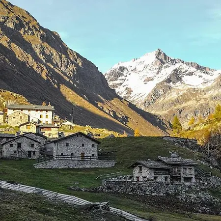 Chalet Cabin On The River In Valtellina