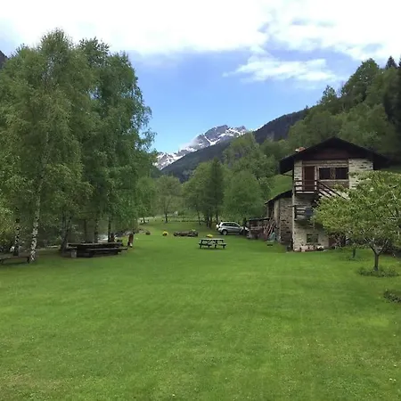 Chalet Cabin On The River In Valtellina Grosio